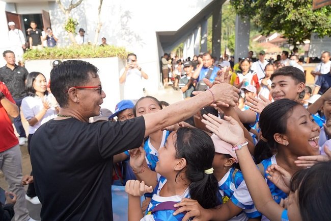 Bupati Satria Luncurkan Wajib Belajar Prasekolah di Gebyar Mahottama