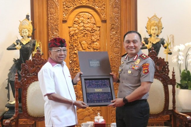 Perkuat Sinergi, Gubernur Koster dan Kapolda Bali Pasma Royce Siapkan Pengawalan Truk Tangki demi Percepat Distribusi BBM