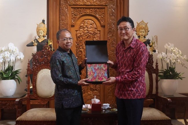 Susul Hibah 11 Bus Listrik! Gubernur Koster Gandeng Korsel Konversi Kendaraan Fosil Tanpa Bebani Warga Bali