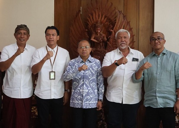 Sikapi Antrean Panjang SPBU, Gubernur Koster Panggil Pertamina