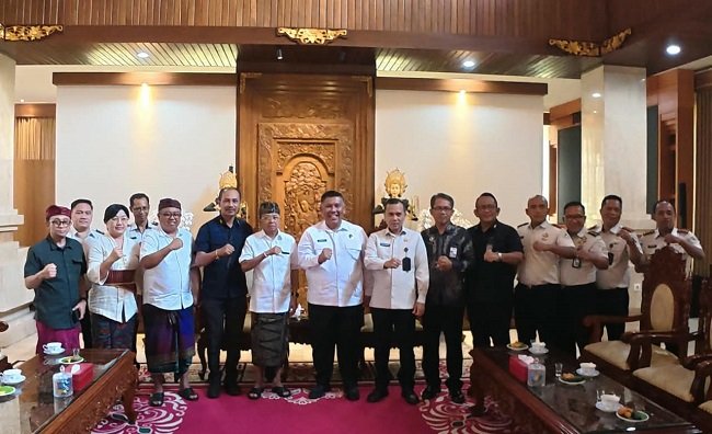 Kemenko Kumham Imipas Sambangi Jayasabha, Gubernur Koster Tekankan Penyelarasan Kebijakan Pusat dan Daerah