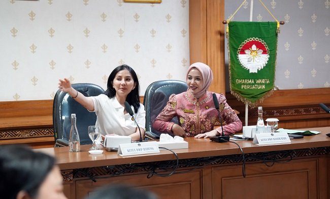Bagikan Rahasia Pengelolaan E-Reporting, DWP Badung Terima Kunjungan Studi Tiru DWP Kota Banjarbaru