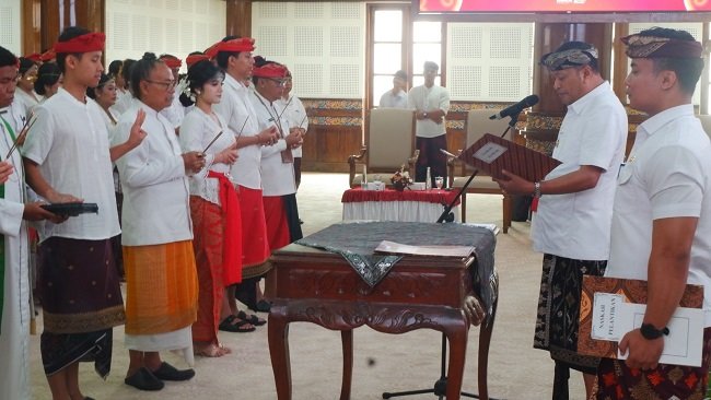 Bupati Mahayastra Lantik 169 Pejabat Pemkab Gianyar
