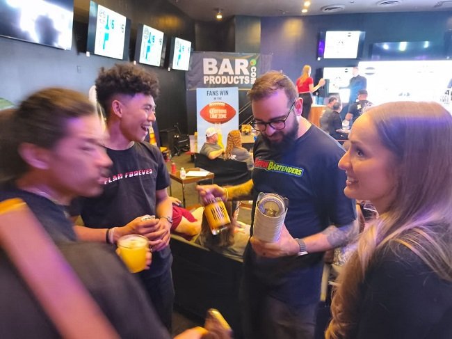 Tembus Panggung Las Vegas, 4 Botol Arak Bali Laku Dilelang Rp 7,2 Juta untuk Aksi Kemanusiaan Cancer Flair Show