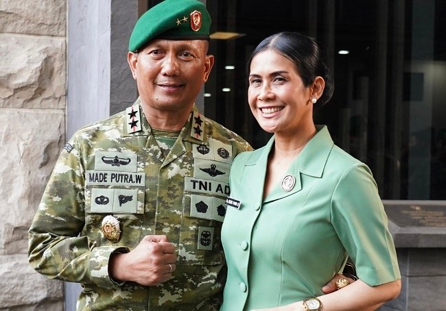 Tongkat Komando Kodam IX/Udayana Beralih! Putra Daerah Bali Mayjen TNI Putra Widiastawa Resmi Jadi Pangdam