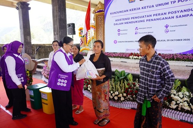 Edukasi 150 Kader Posyandu Kintamani, Ny. Putri Koster Ingatkan Pentingnya Pilah Sampah dari Rumah Tangga